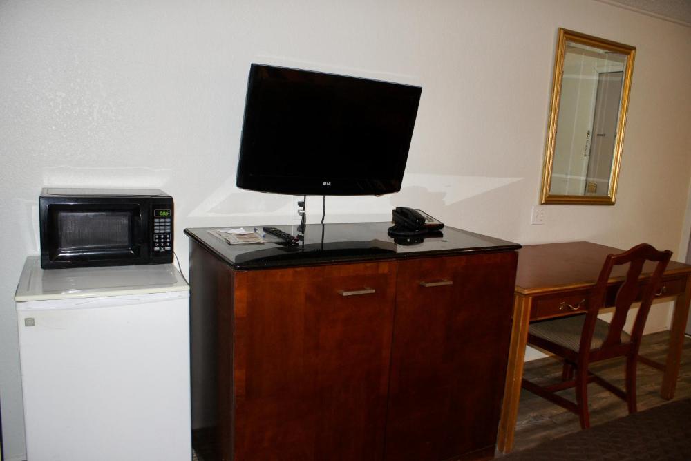 Double Room with Two Double Beds - Non-Smoking interior